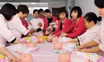 月嫂文化为何在中美产妇间差异显著？探究背后的三大根源