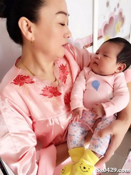 高级月嫂与催乳师 母婴护理中的专业守护者
